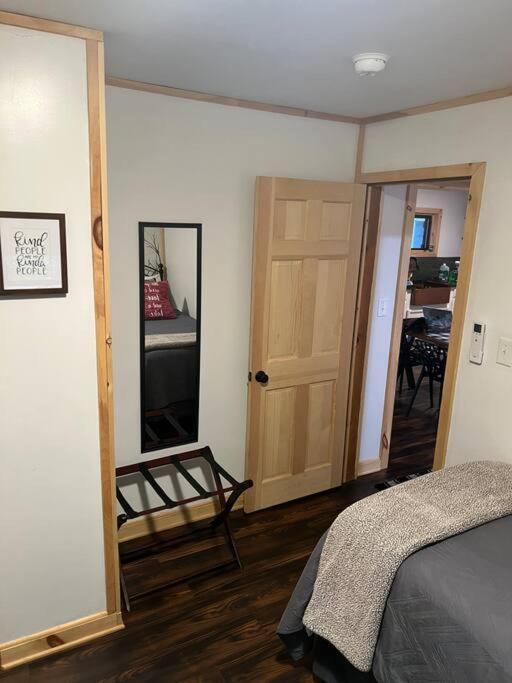 Cabin At The Cove At Watauga Lake Butler Exterior photo