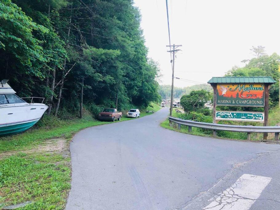 Cabin At The Cove At Watauga Lake Butler Exterior photo
